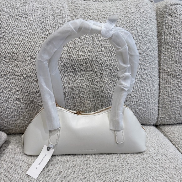 miele bianco Handbags - NWT Melie Bianco Dakota Women’s White Small Shoulder Bag